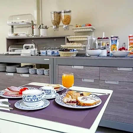 St. Moritz Hotel 3*